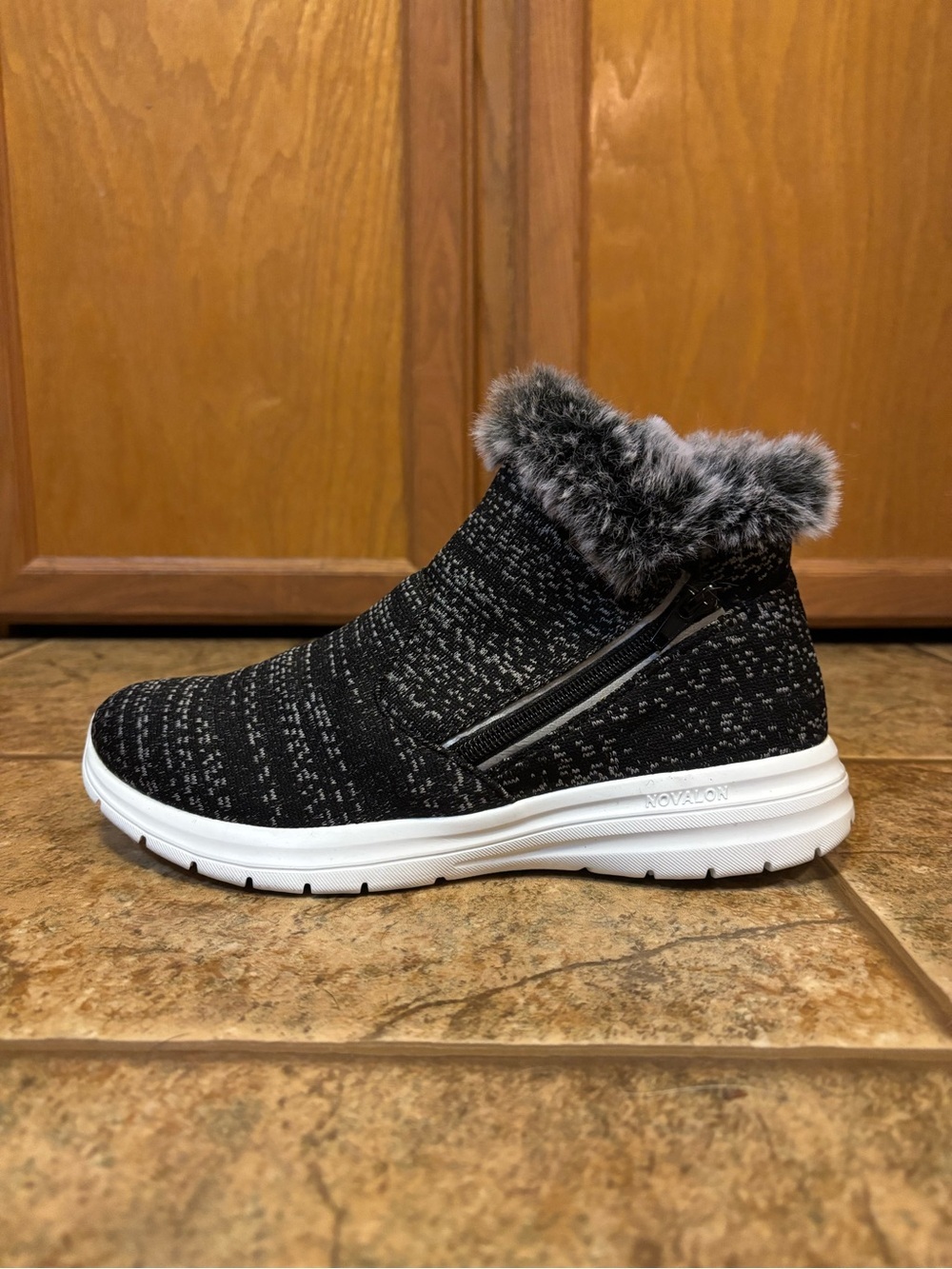 NWT TELIC Womens Apres Ski Recovery Comfort Boots sz 8